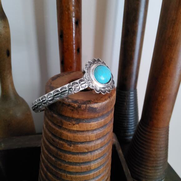 Silver Flower Turquoise Stretchy Bangle Bracelet - Picture 3 of 8